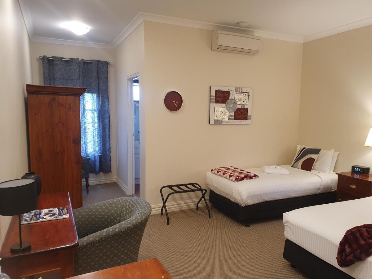 The Lancefield Lodge Lance Field ภายนอก รูปภาพ