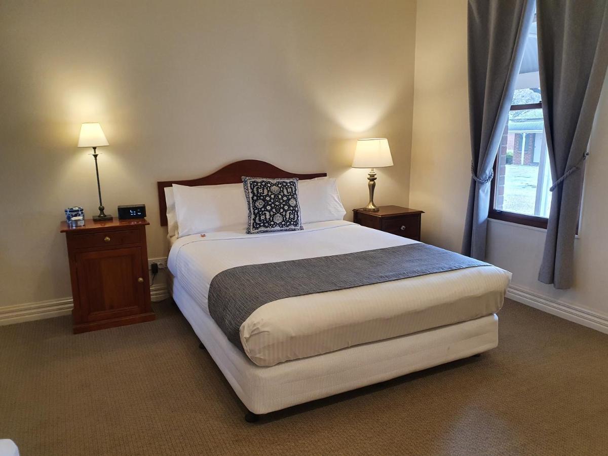 The Lancefield Lodge Lance Field ภายนอก รูปภาพ